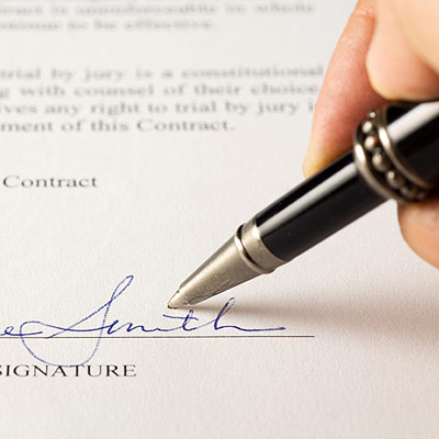 signing-costa-rica-real-estate-contract